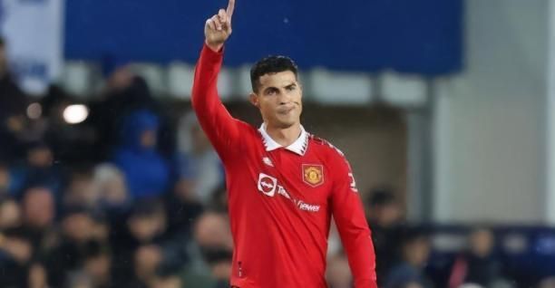 2023-02-02 电影《满江红》票房破35亿，暂时领跑2023年中国电影市场，同时杀入中国影史票房前十，而他们的终点仍未抵达。