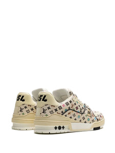 Sneaker