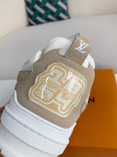 Sneaker