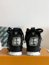 Sneaker
