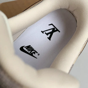 Sneaker