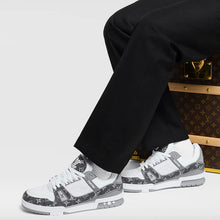 Sneaker
