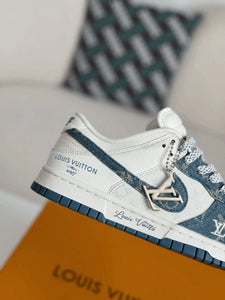 Sneaker