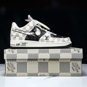 Sneaker
