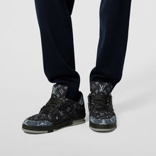 Sneaker