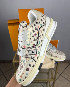 Sneaker