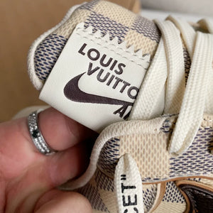 Sneaker