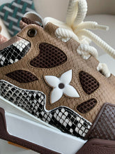 Sneaker