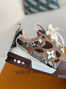Sneaker