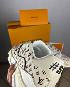 Sneaker