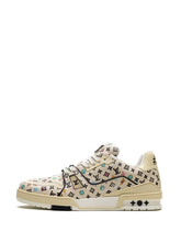 Sneaker