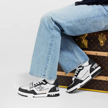 Sneaker